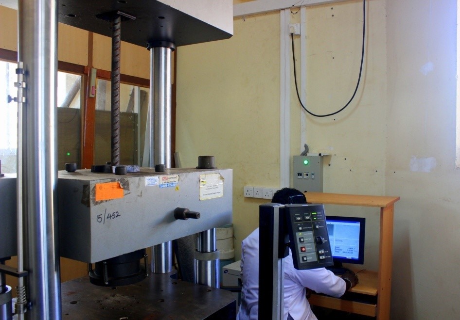 Fatigue testing of reinforced-concrete steel bar