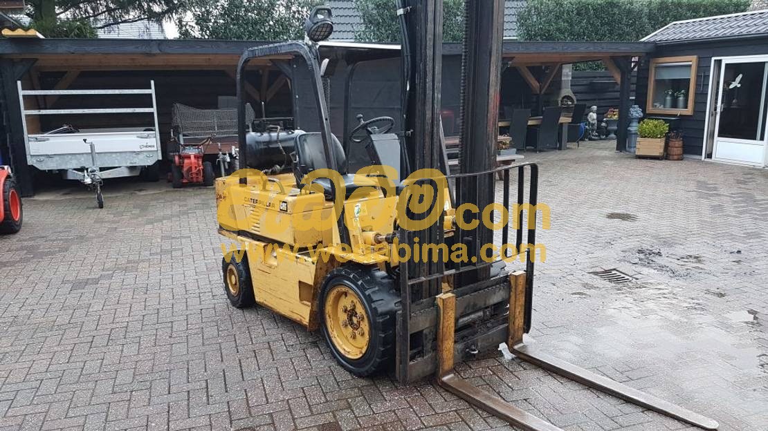 Cover image for 2.5 Ton Fork Lift for Rent