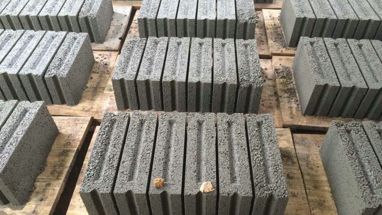 Other image 202508/hallow-block-gal-for-sale-in-gampaha-wedabima-f93f27f4a9.jpg