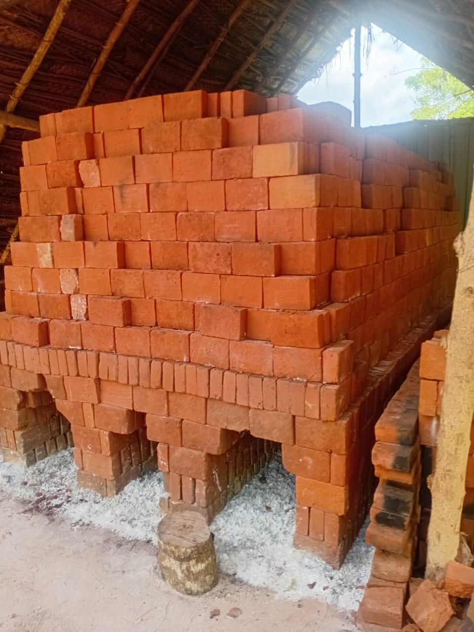 Other image 202508/red-clay-bricks-in-negombo-wedabima-b83f27f013.jpeg