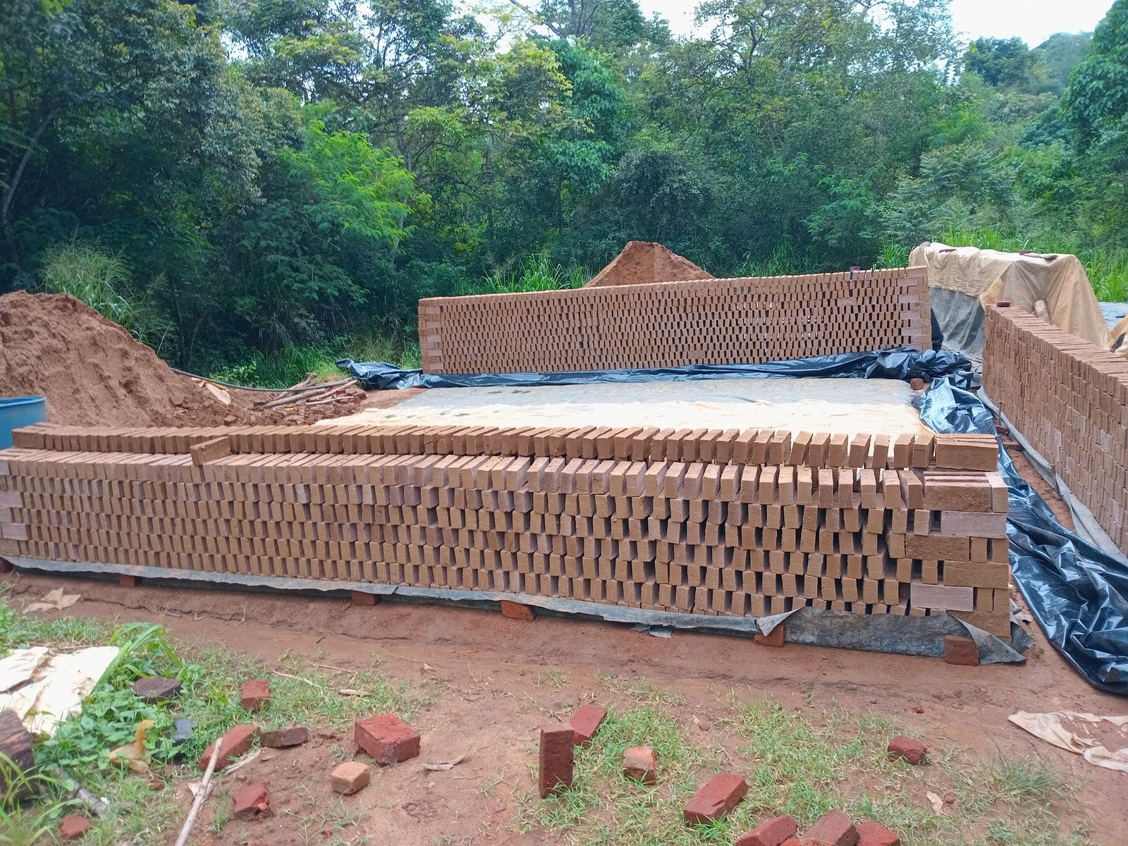 Other image 202509/bricks-blocks-for-sale-in-katugastota-sri-lanka-wedabima-19a36a804d.jpg