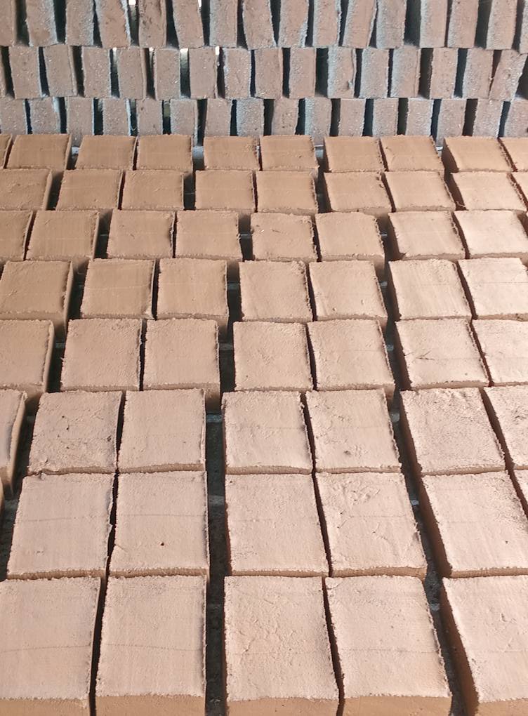 Other image 202509/bricks-blocks-for-sale-in-katugastota-sri-lanka-wedabima-f6f69e81bf.jpg