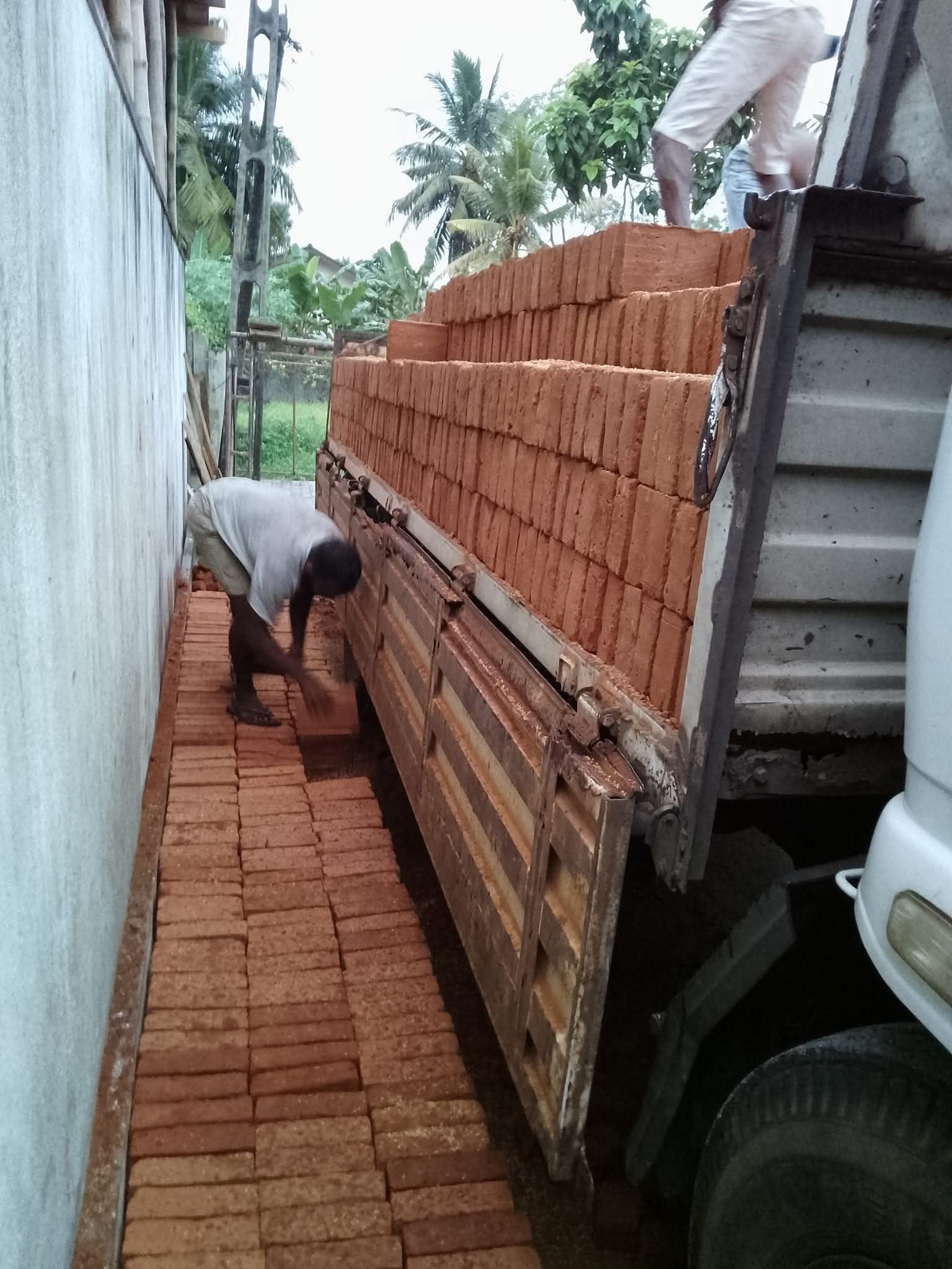 Other image 202509/building-materials-transport-in-matale-wedabima-04b6686cc8.jpg