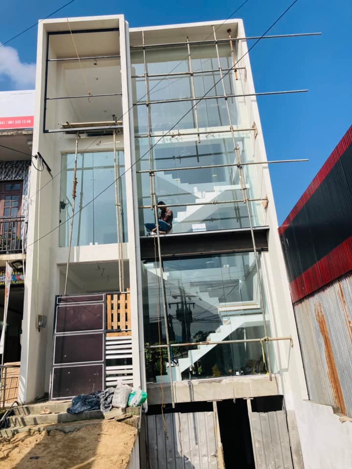 Other image 202509/tempered-glass-installation-service-providers-services-in-colombo-wedabima-2961cc18fb.jpg