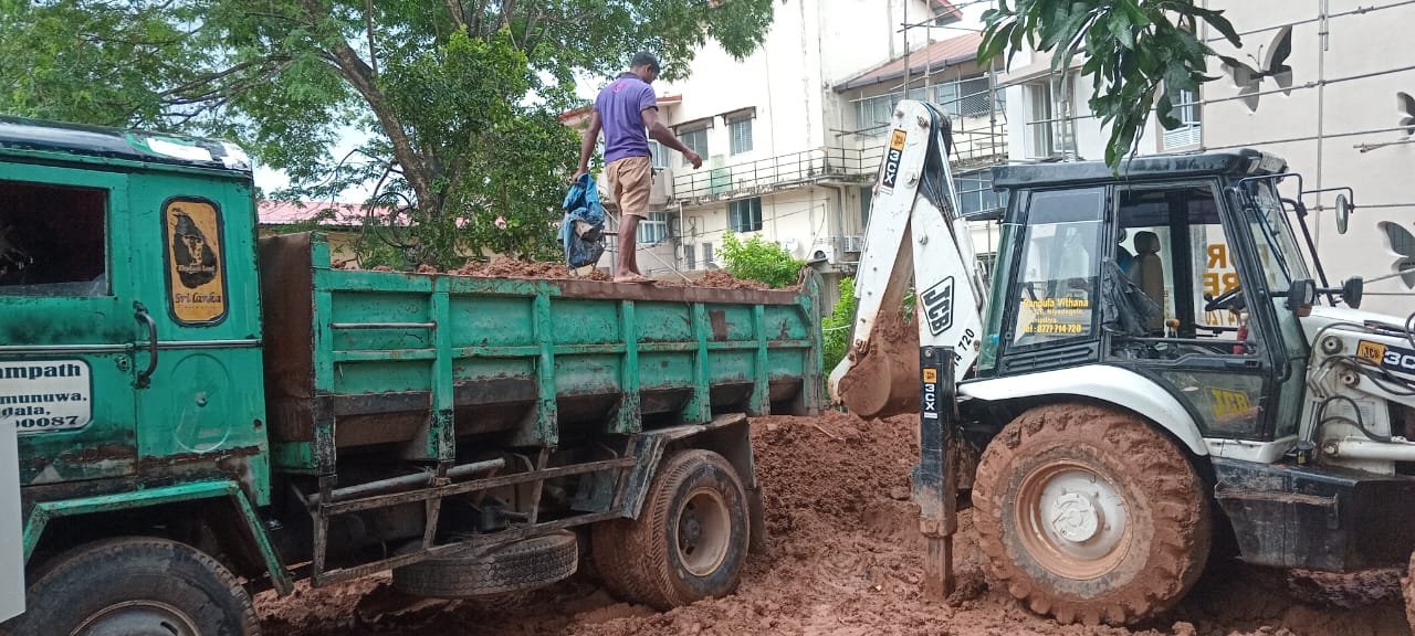 Other image 202509/tipper-rent-service-rates-in-maharagama-wedabima-0d3540c10c.jpg