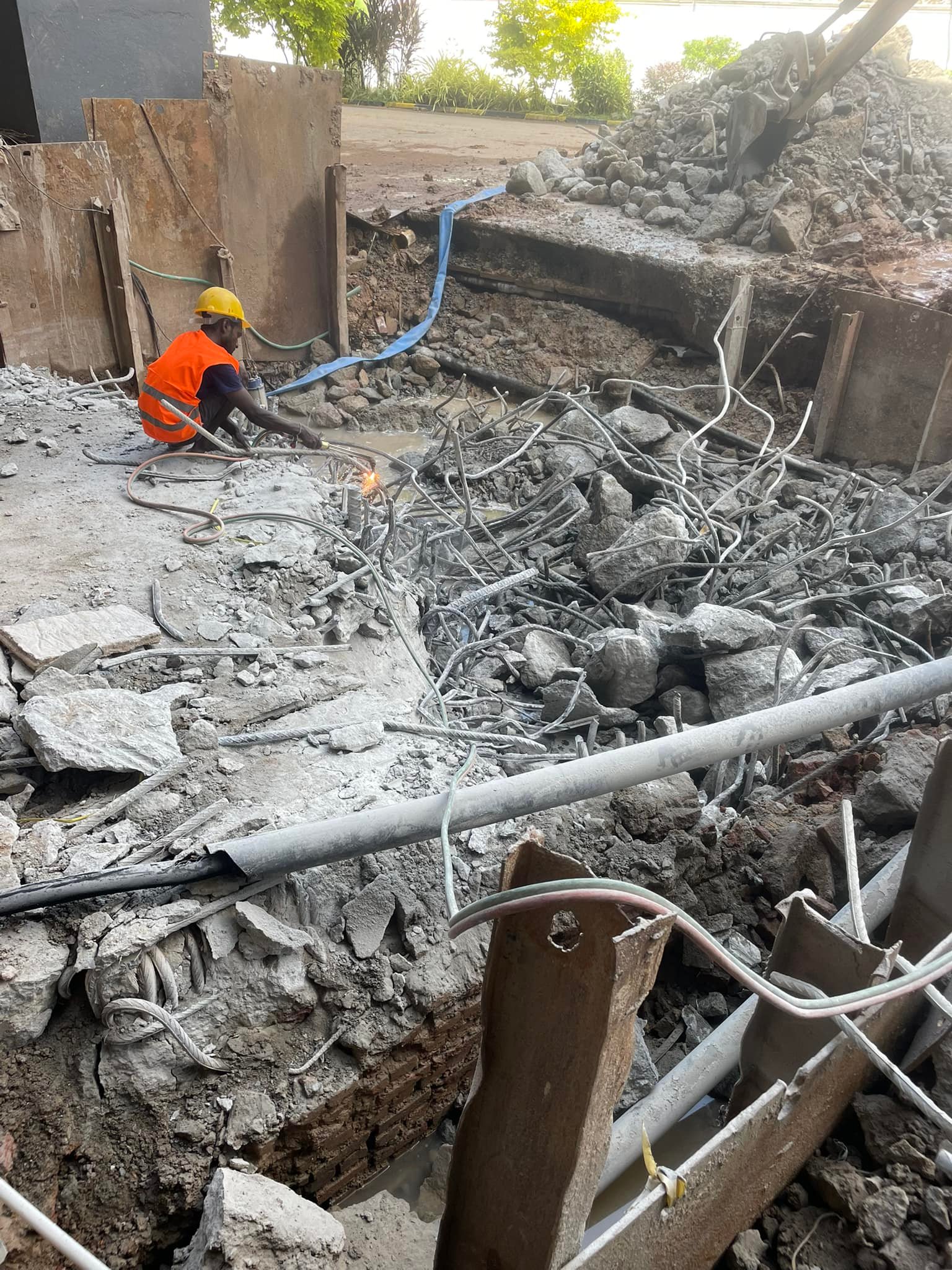 Other image 202510/concrete-demolishing-removing-kegalle-wedabima-5969aab7ff.jpg