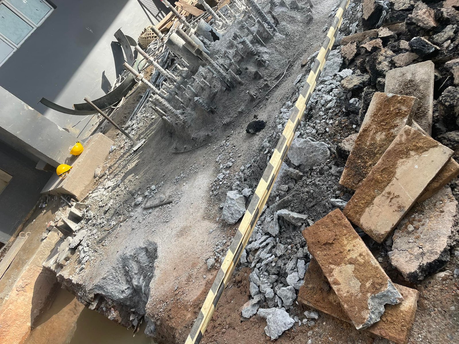 Other image 202510/concrete-demolishing-removing-kegalle-wedabima-e1a0f016cb.jpg
