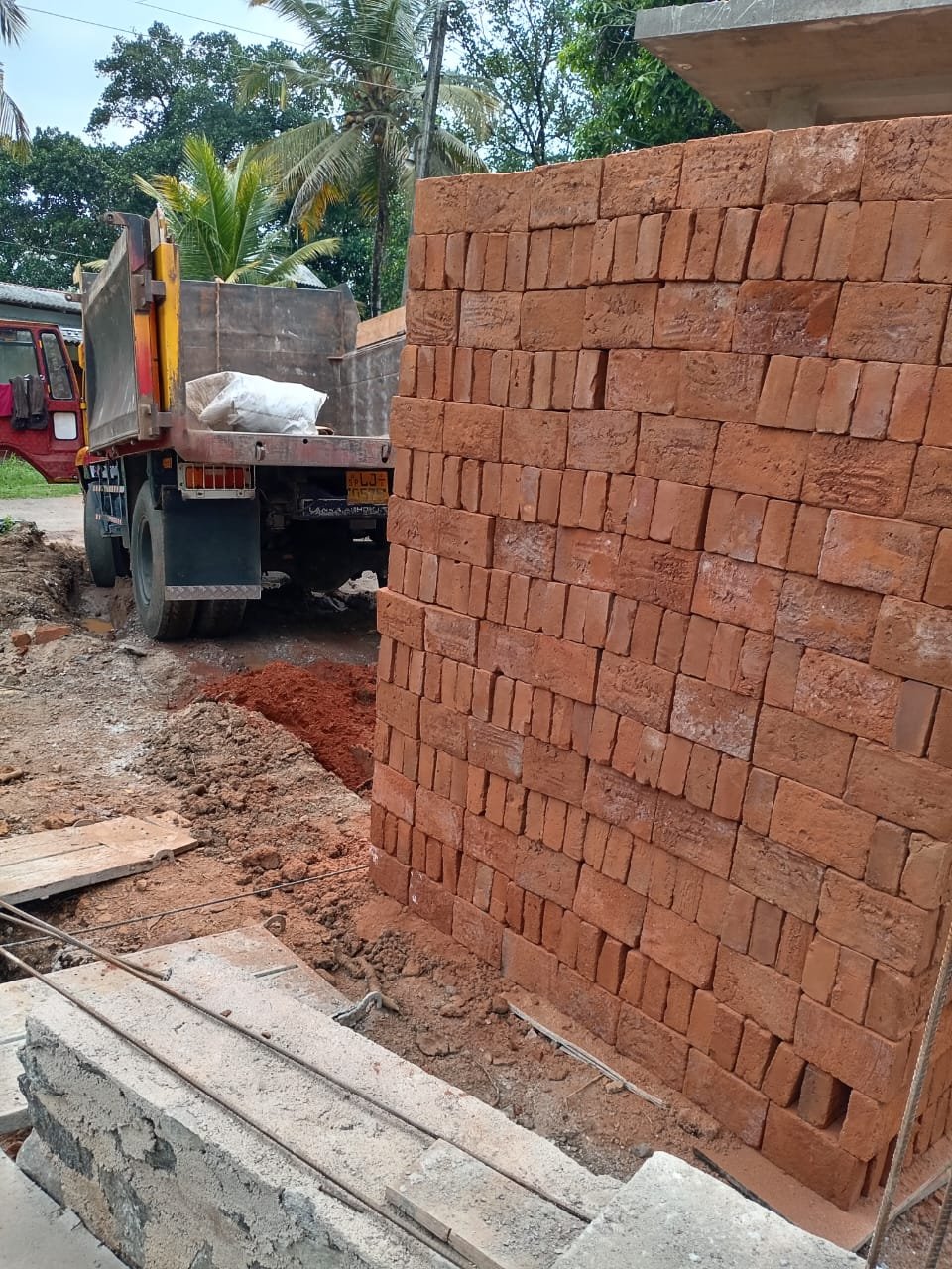 Other image 202510/engineering-bricks-wellawaya-sri-lanka-wedabima-d0518f7fd0.jpeg