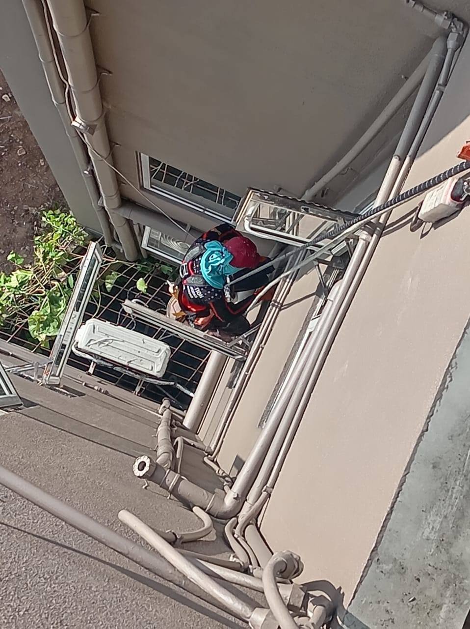 Other image 202511/rooftop-interior-paint-work-kollupitiya-wedabima-960f113ee6.jpg