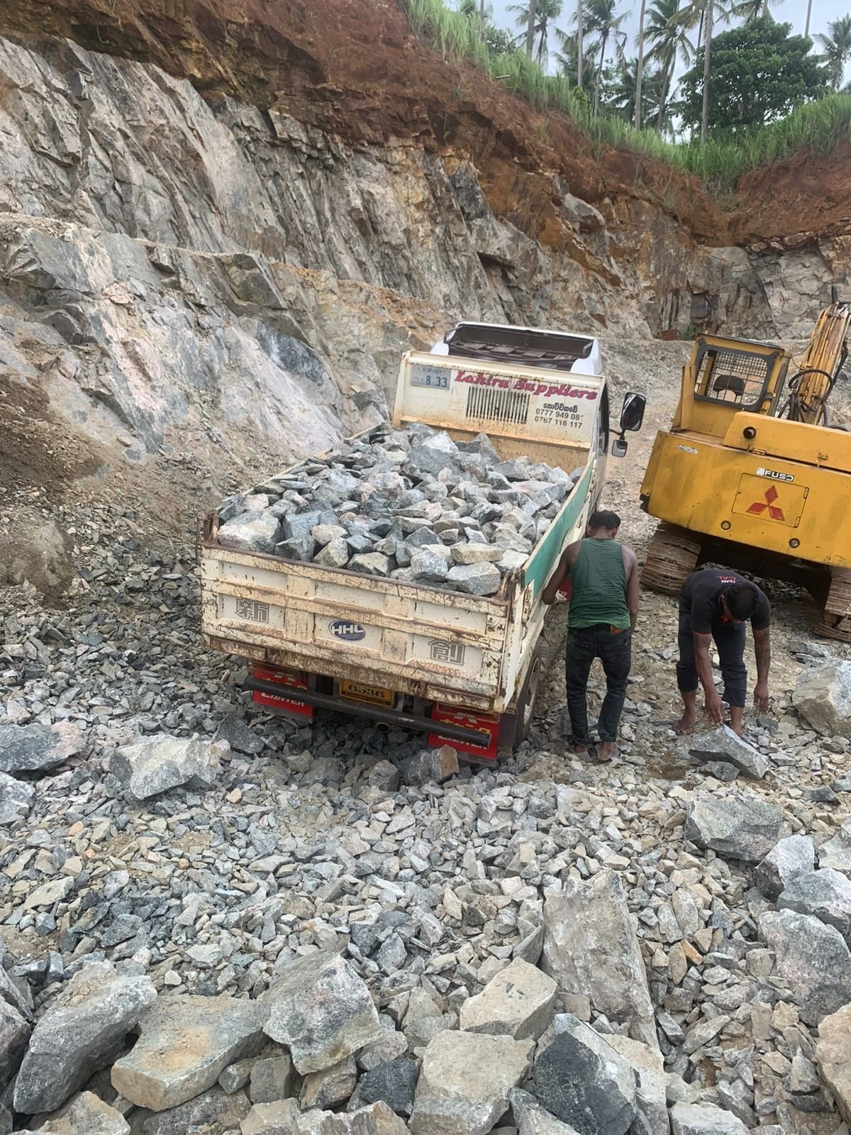 Other image 202602/kalu-gal-suppliers-in-narahenpita-colombo-wedabima-7355e5768a.jpeg